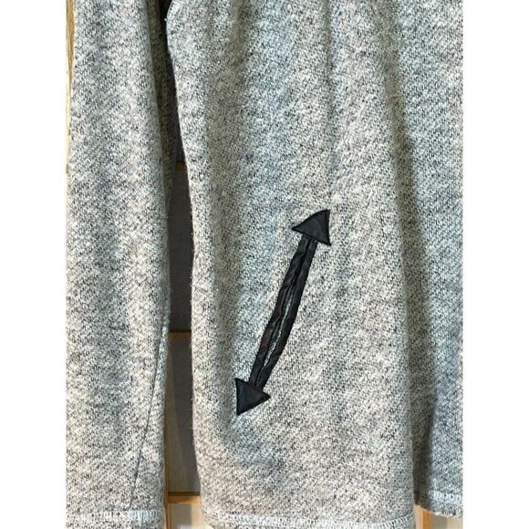 Democracy Sm Distressed Knit Top - Picture 4 of 15